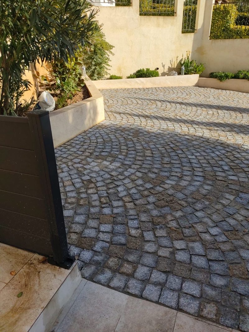 Aménagement d'une allée en pavés à Lorgues – RGTC, photo 1