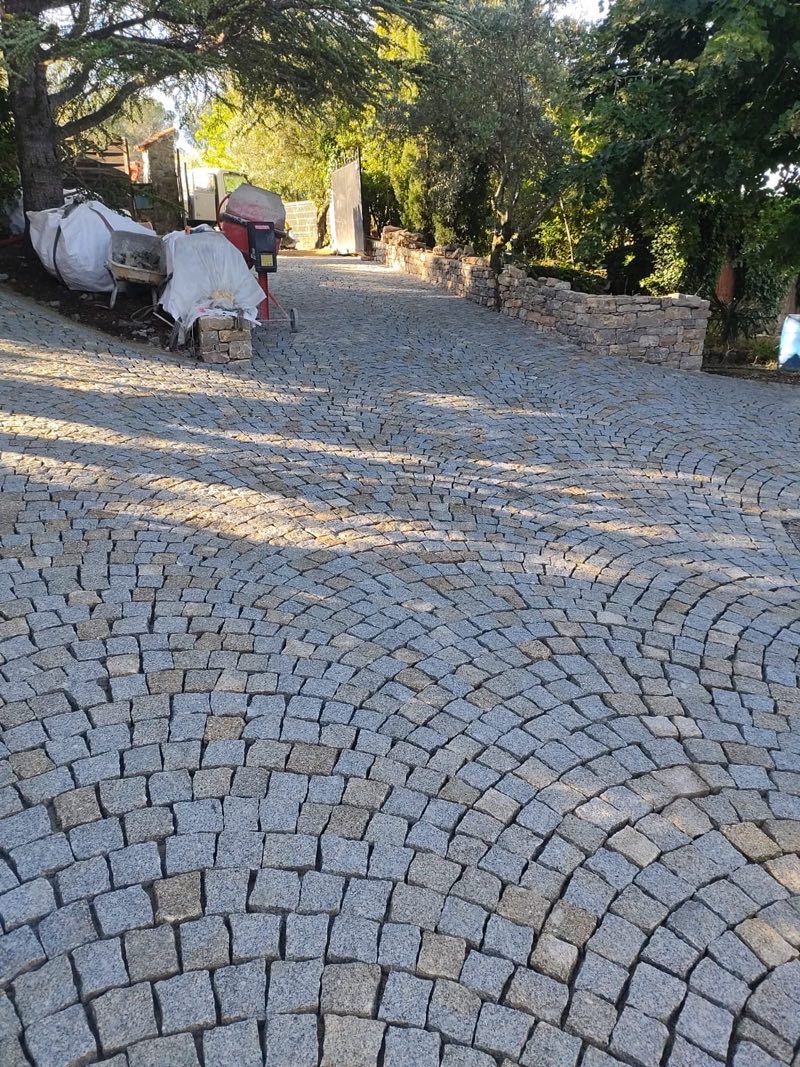 Aménagement d'une allée en pavés à Lorgues – RGTC, photo 1
