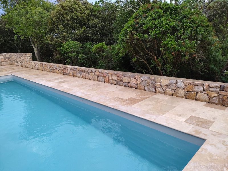 Aménagements extérieurs d'une piscine à Taradeau – RGTC, photo 1